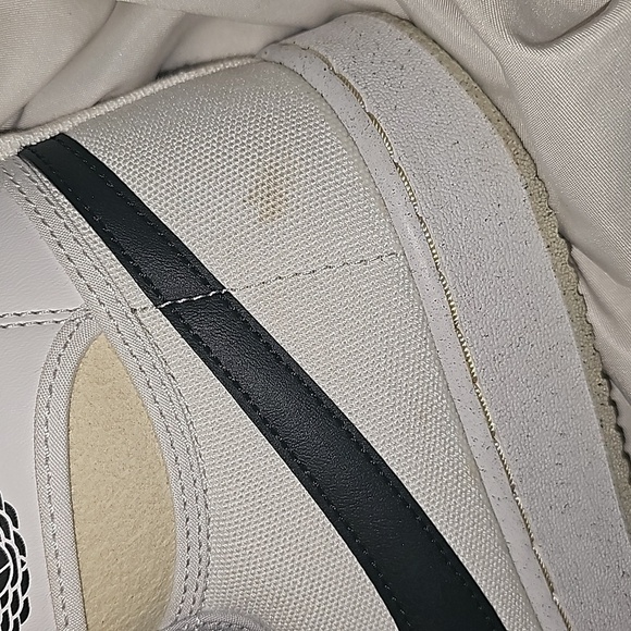 Jordan 1 Retro AJKO White/Black/Gray Fog/Sail - Picture 4 of 7